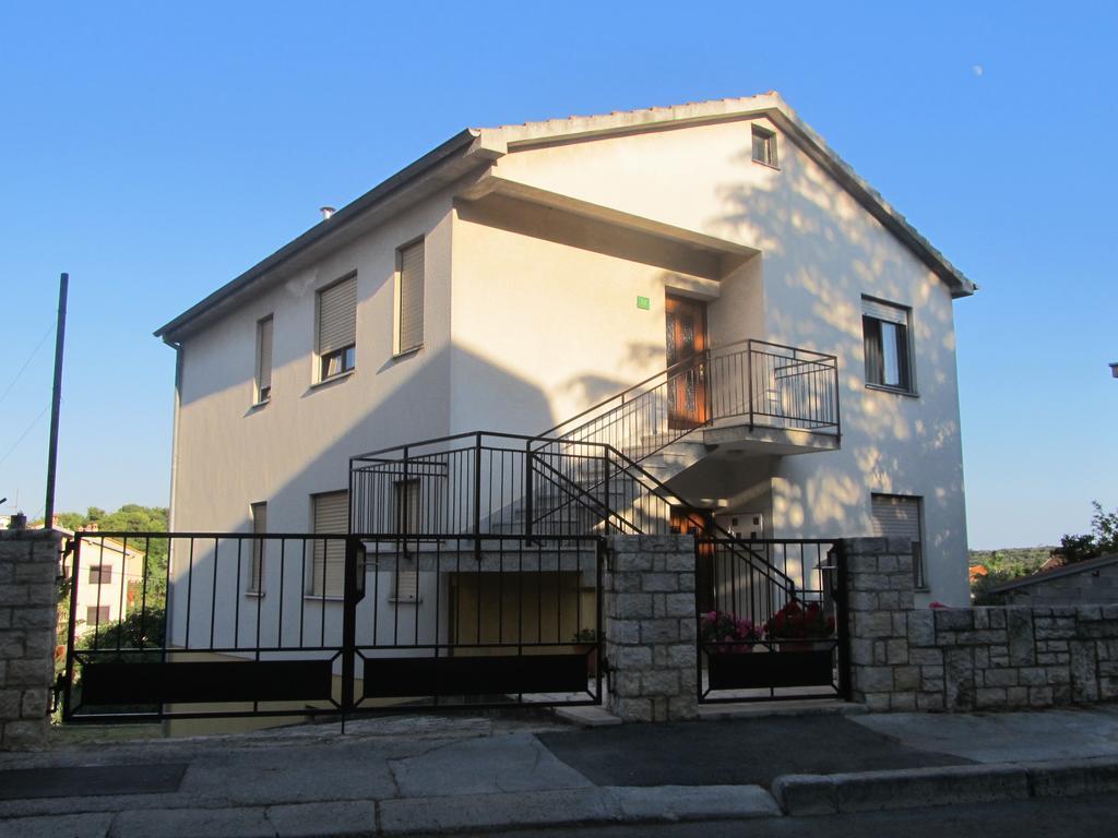 Apartment Razum Пула Екстериор снимка